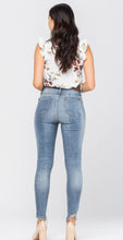 Load image into Gallery viewer, Judy Blue Jeans - Hi-Waist Skinny - Destroyed Hem
