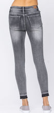 Load image into Gallery viewer, Judy Blue Jeans - Heavy Sand - Released Hem - Grey