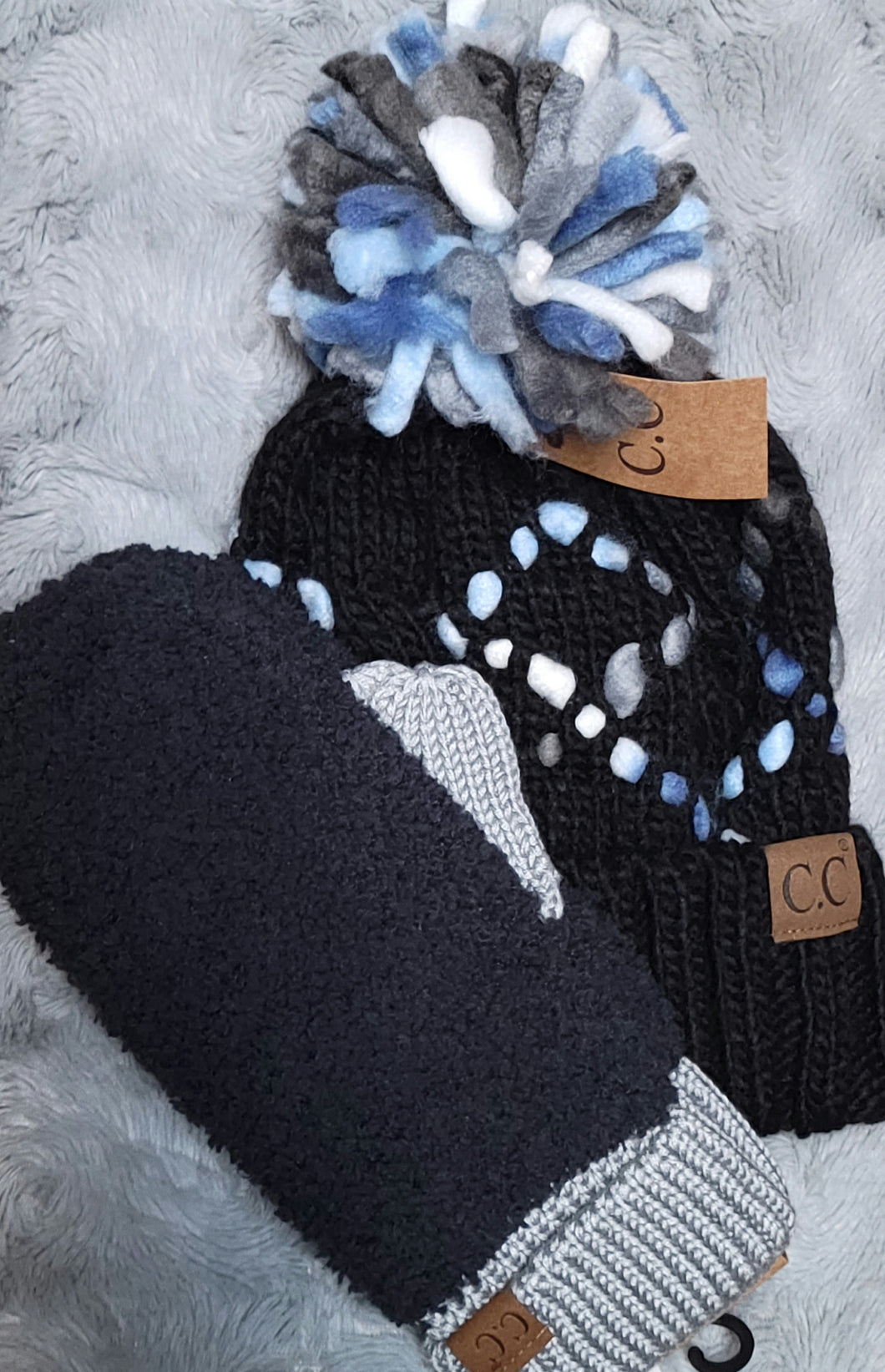 CC Beanie Hat - Chunky Knit Yarn w/ Pom - Black