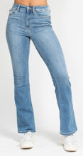 Load image into Gallery viewer, Judy Blue Jeans - Bootcut            Classic Contrast Wash
