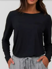 Load image into Gallery viewer, Fitted Tee Long Sleeve - Black