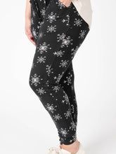 Load image into Gallery viewer, Joggers - Black w/ White Snowflakes