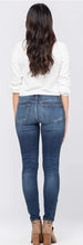 Load image into Gallery viewer, Judy Blue Jeans - Mid-Rise Handsand Skinny