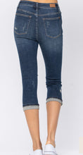 Load image into Gallery viewer, Judy Blue Capri - Skinny - Distressed - Cuffed