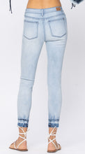 Load image into Gallery viewer, Judy Blue Jeans - Tie Dye &amp; Release Hem - Skinny